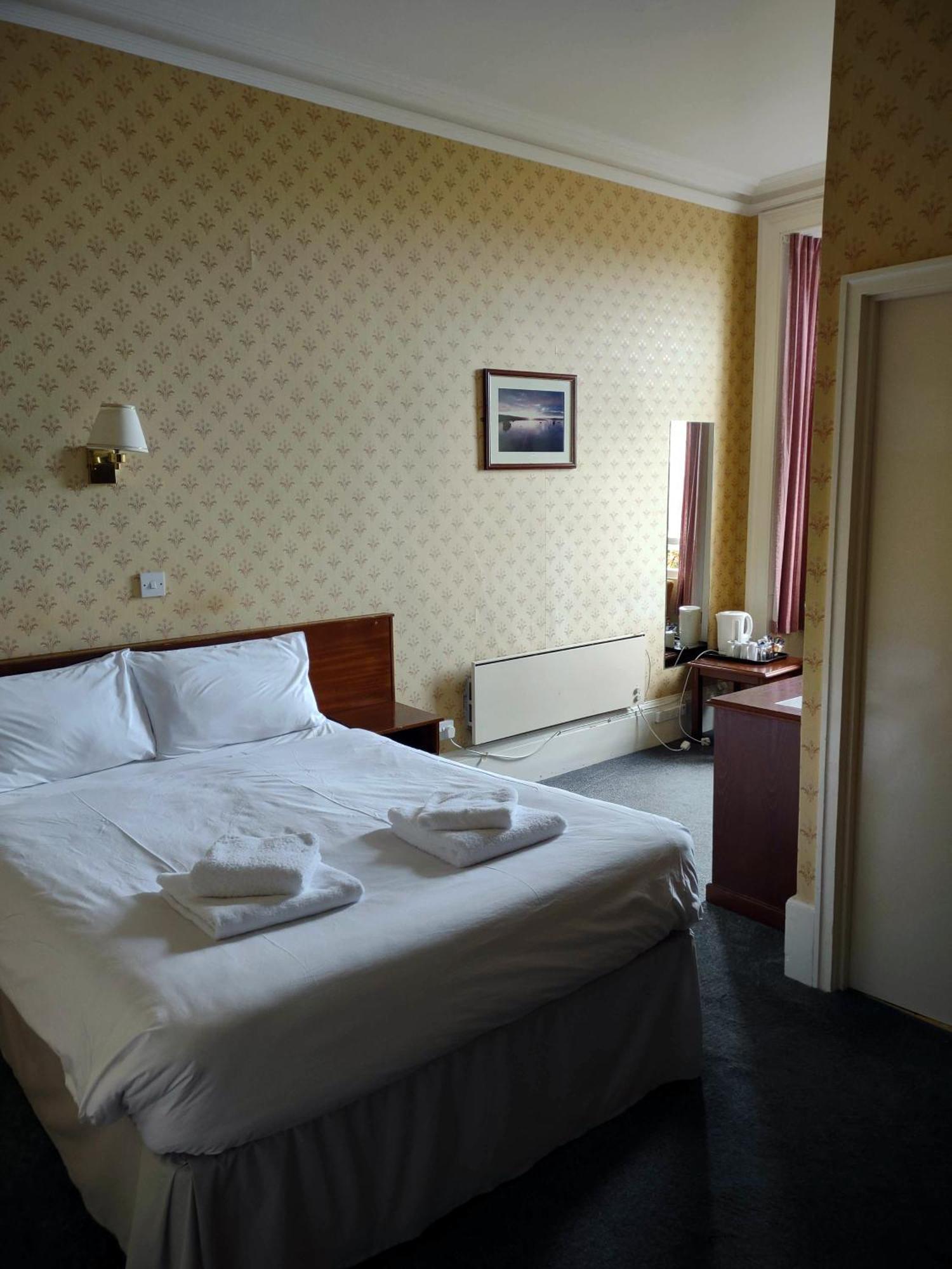 The By Paymán Club 3*
