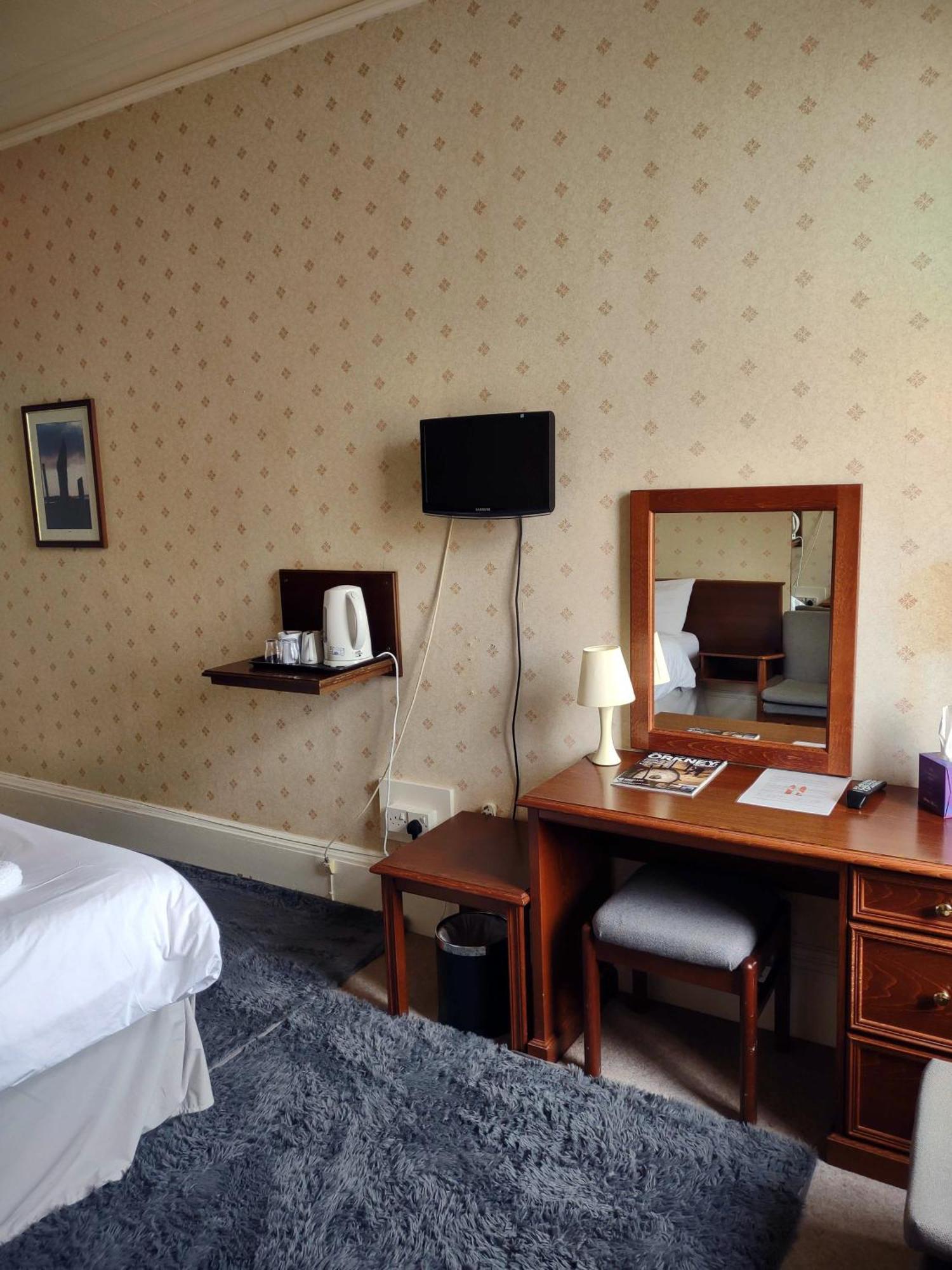 The By Paymán Club Stromness