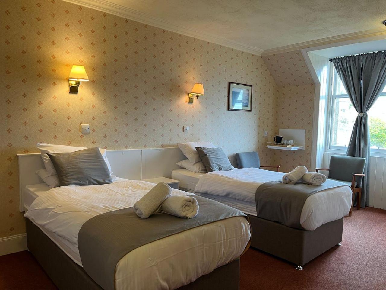 The By Paymán Club Stromness