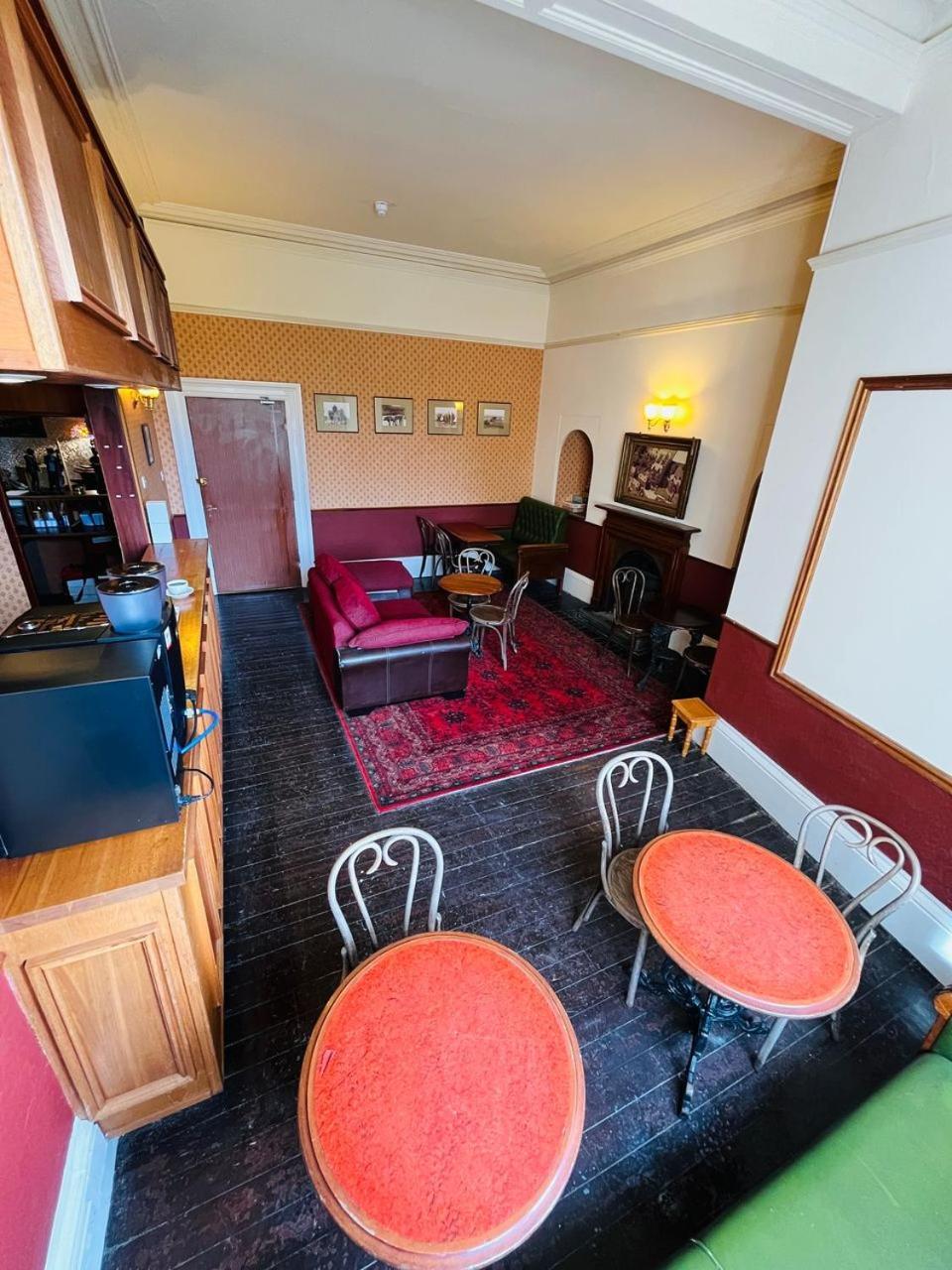 Hotel The