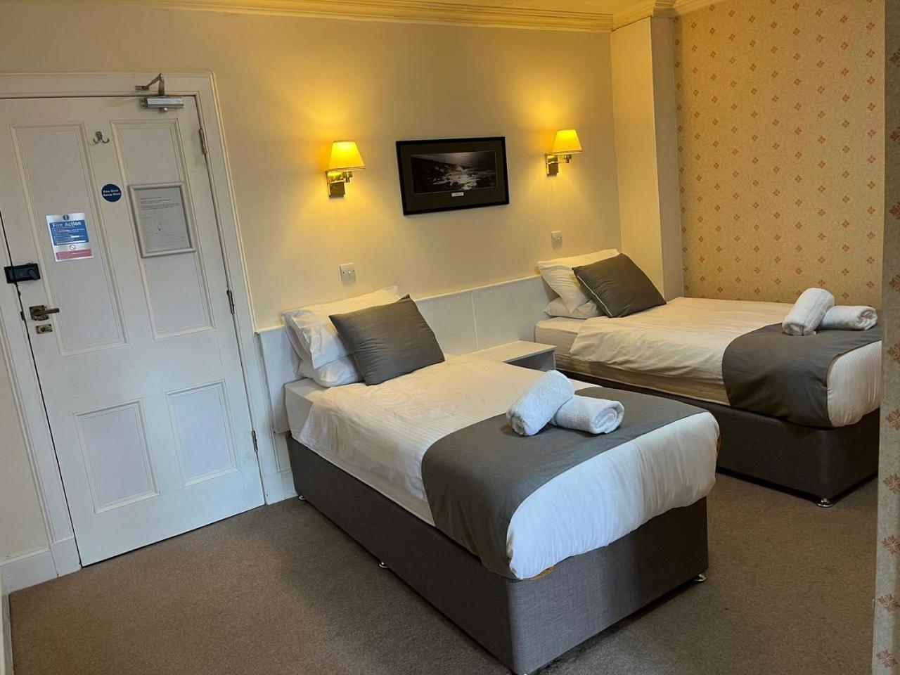 Hotel The 3*