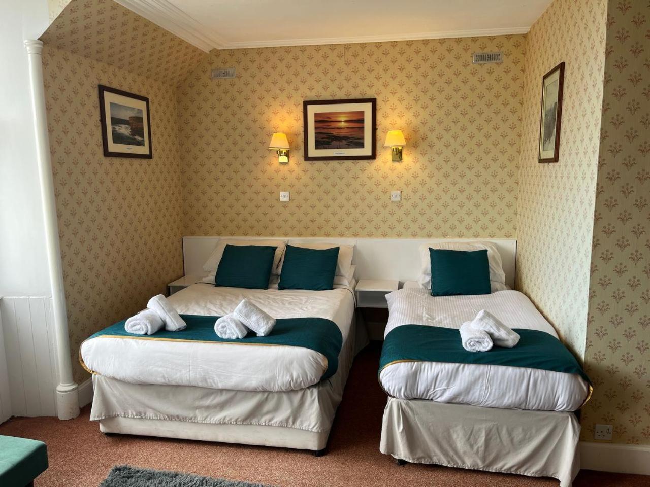 Hotel The 3*